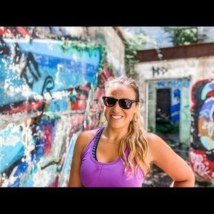 Meet your Posher, Aviva